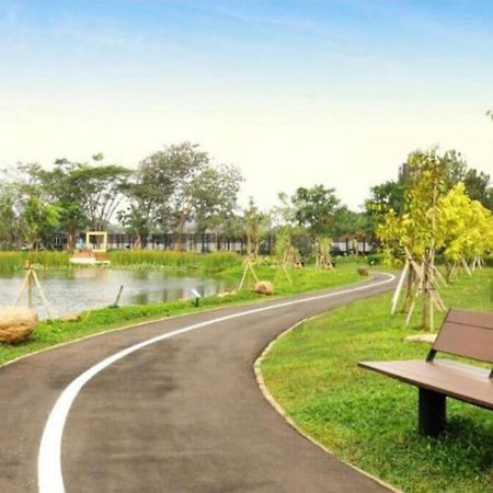 Marigold Apartment Nava Park Central Bsd Tangerang Kültér fotó