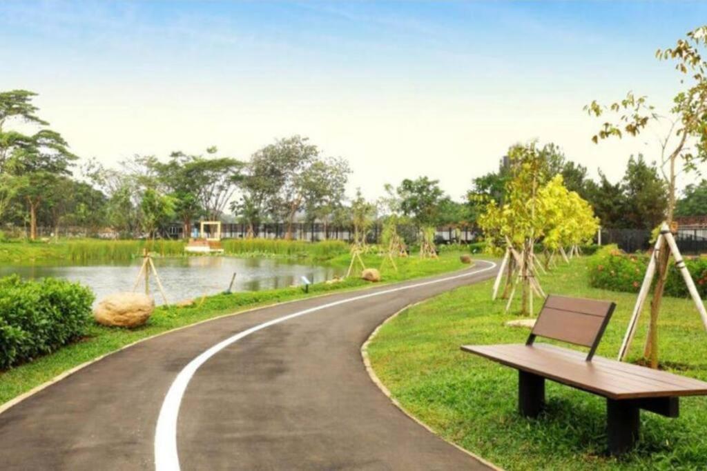 Marigold Apartment Nava Park Central Bsd Tangerang Kültér fotó